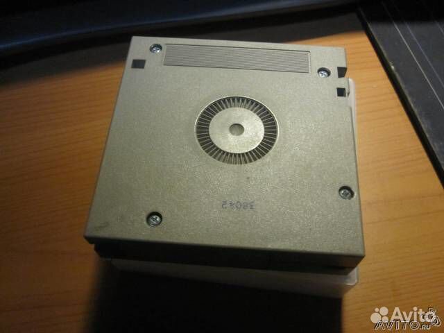 Магнитный накопитель compacTape tk 50