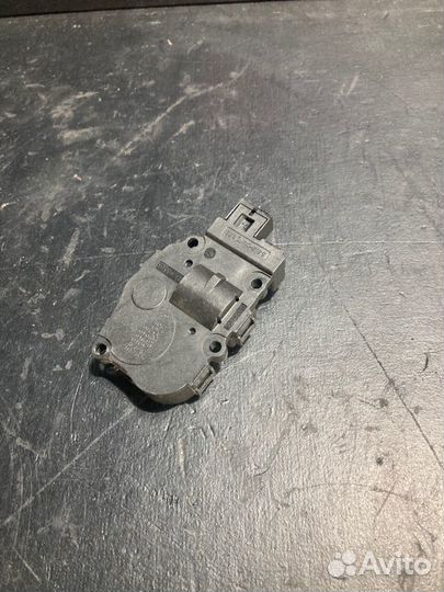 Сервопривод заслонок отопителя Bmw 3 E90