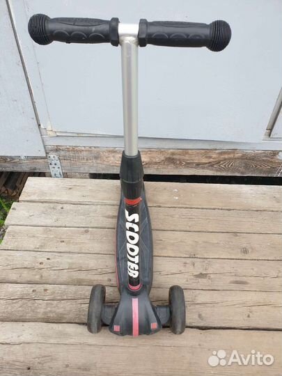 Самокат детский со светящимися колесами