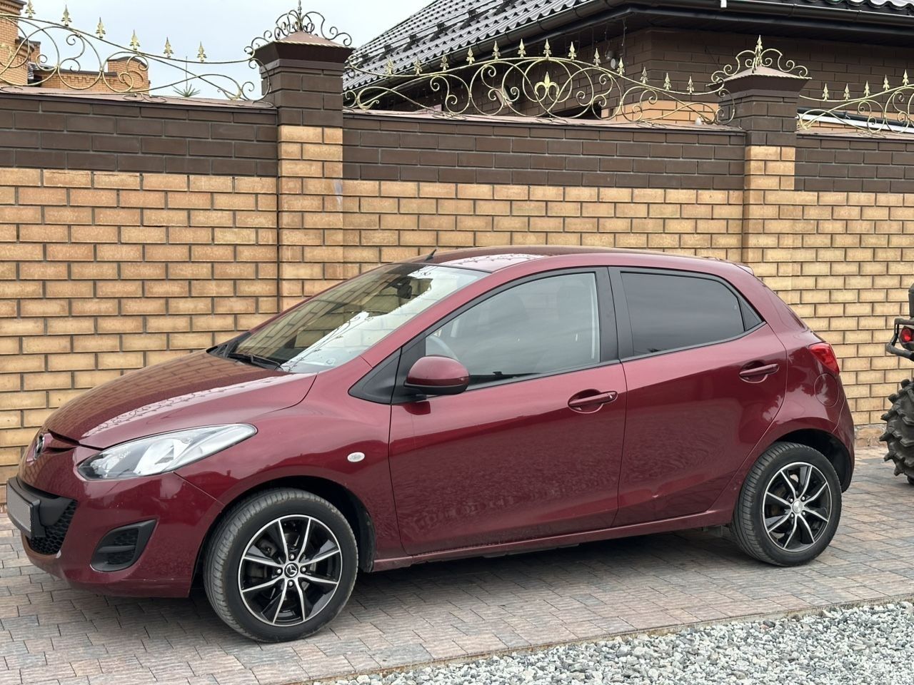 Mazda 2: фото из отзыва