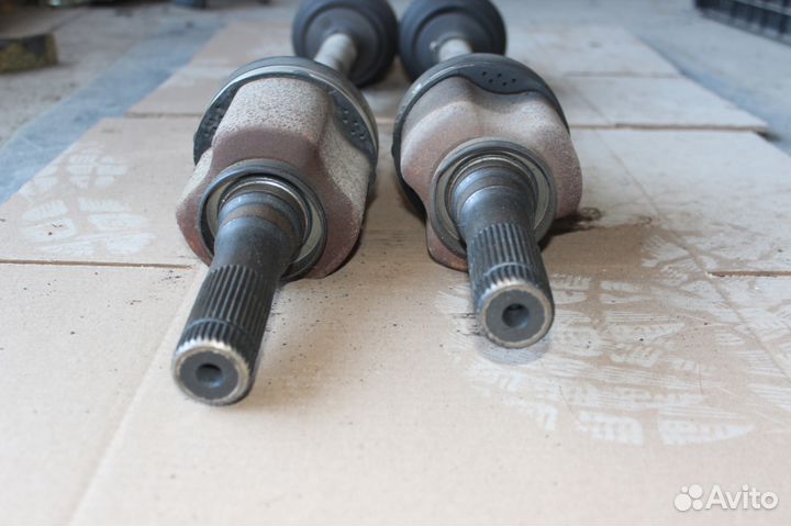 Задние привода на Lincoln Navigator 2 2003г