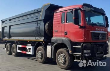 Водитель самосвала