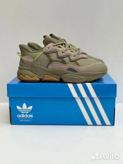 Женские кроссовки Adidas Ozweego