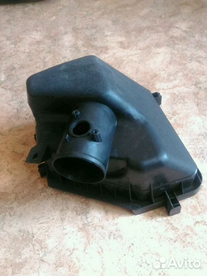 Корпус воздушного фильтра на рав 4 lll
