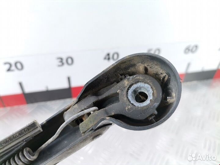 Щеткодержатель задний Volkswagen Passat B5 1999