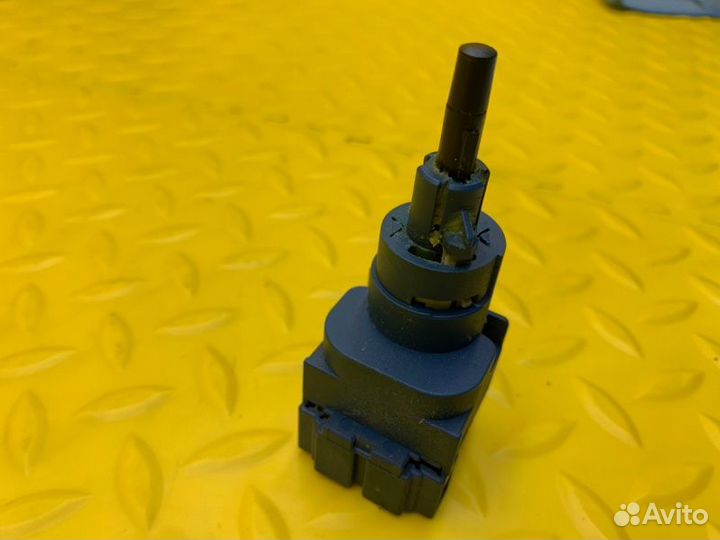 Датчик педали сцепления Volkswagen Polo седан cfnb