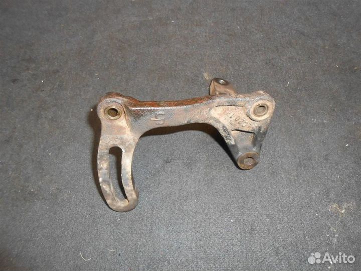 Кронштейн насоса гур Toyota Mark II GX100(98-00)