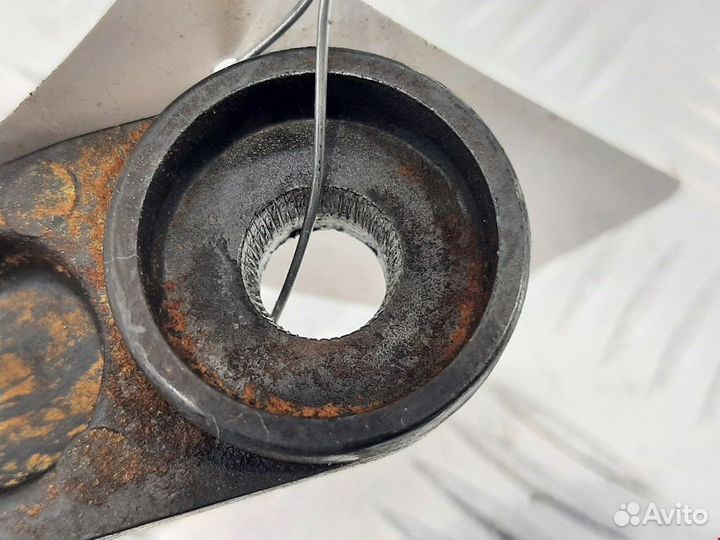 Щеткодержатель (поводок стеклоочистителя, дворник)