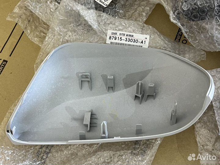 Крышка зеркала правая Toyota Camry V70