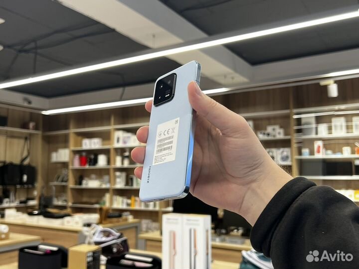 Xiaomi 13, 8/256 ГБ
