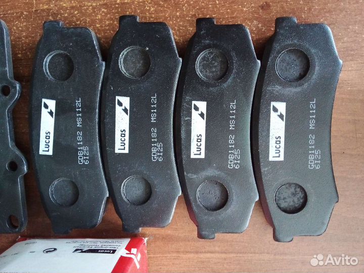 Тормозные колодки Toyota Land Cruiser 80