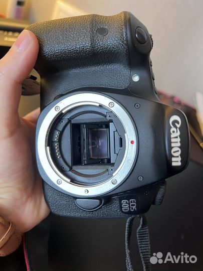 Зеркальный фотоаппарат canon