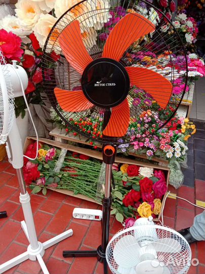 Бюджетный напольный вентилятор Восток крепкий