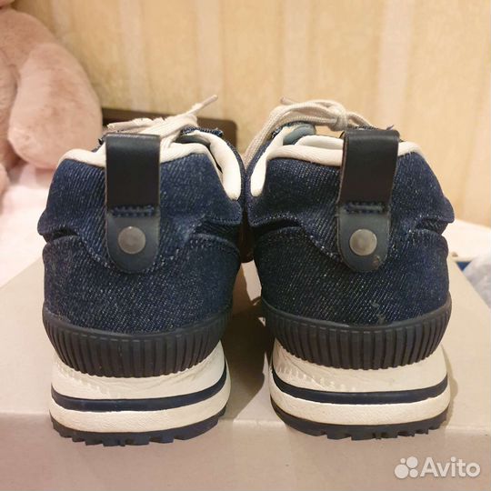 Кроссовки женские Calvin Klein, 41 размер бу