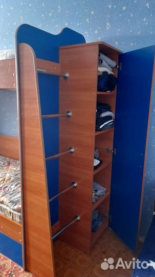Кровать двухьярусная