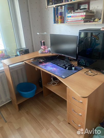 Компьютерный стол