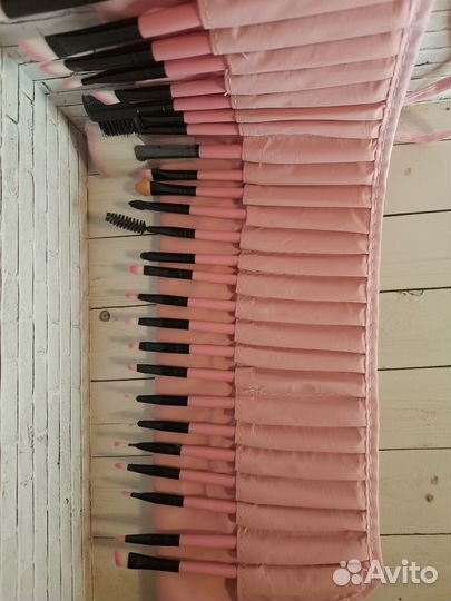 Кисти косметические 32 шт в чехле