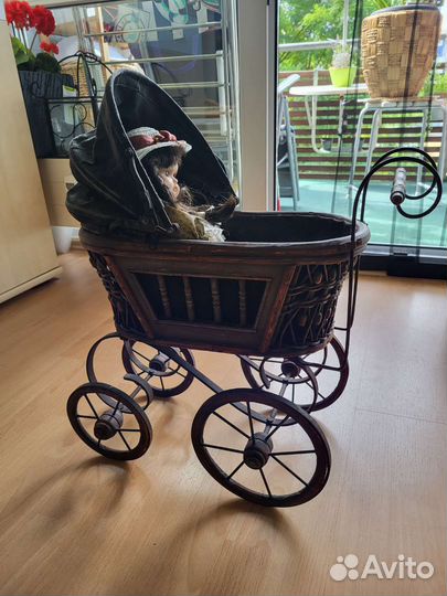 Аникварная Коляска в стиле ретро.Германия