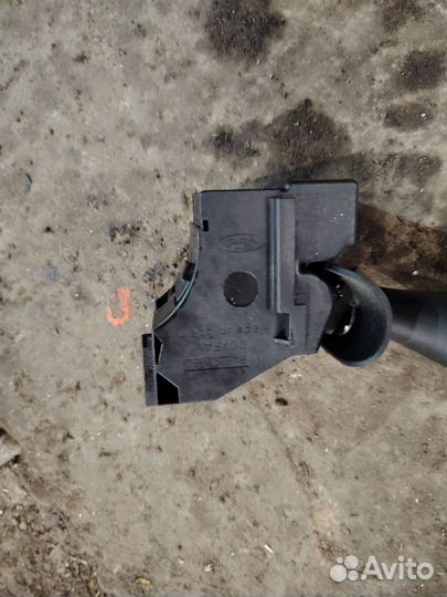 Подрулевой переключатель поворотов Ford fiesta Mk5