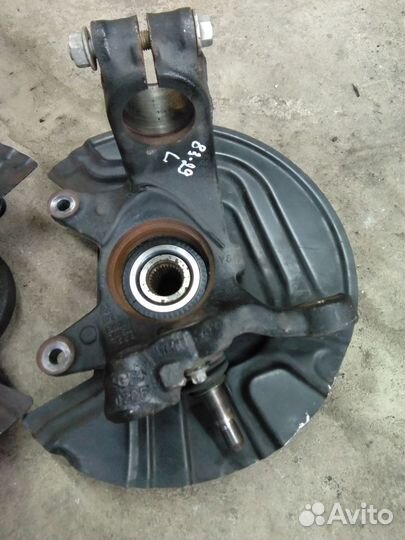 BMW E83 кулак передний, ступичный подшипник перед