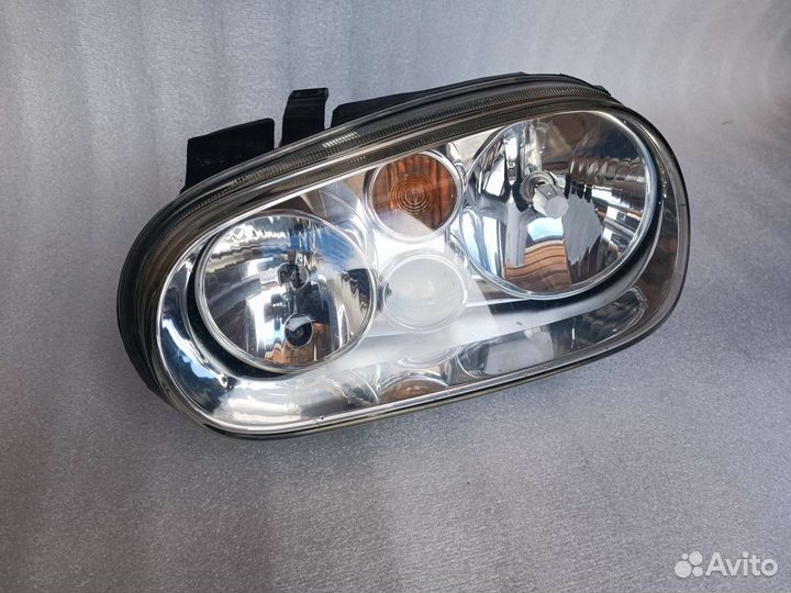 Фара левая Гольф 4