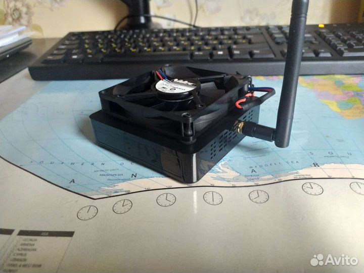 Продам тв-бокс Tox1 4/32 с системой охлаждения