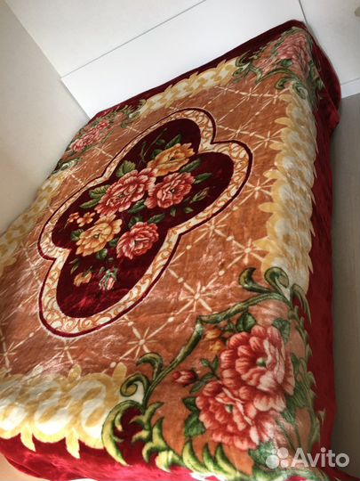 Покрывало на кровать новое двухстороннее