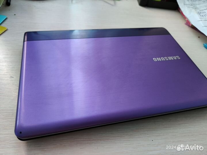 Ноутбук Samsung np300u1a