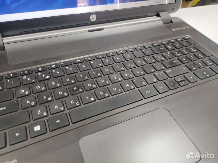 Ноутбук HP/17 дюймов/6Gb озу/Radeon R7 M260 2Gb