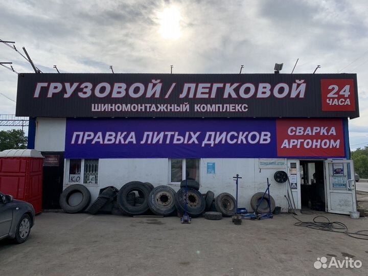 Работник грузового и легкового шиномонтажа