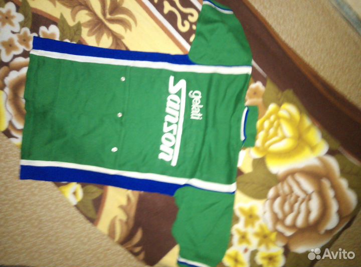 Продам тёплую футболку. Раритет. )