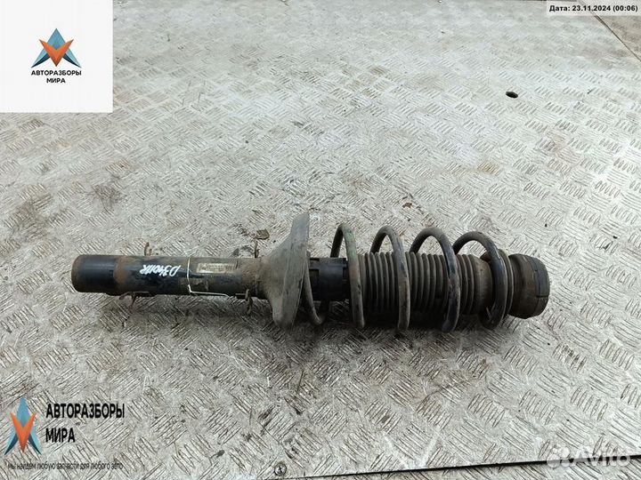 Стойка передняя Volkswagen Golf 4 1999