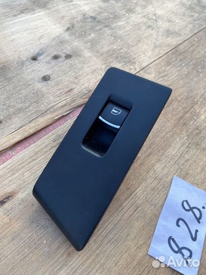 Кнопка стеклоподъемника задняя volkswagen passat