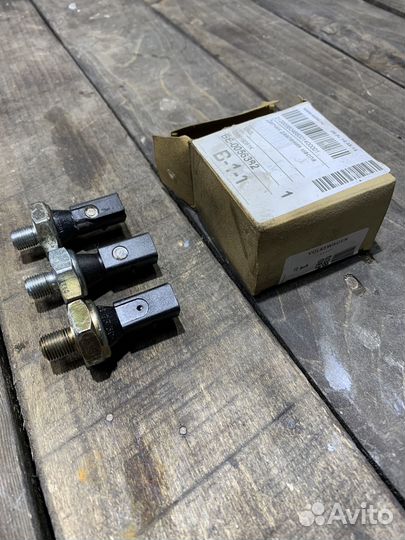 Датчик давления масла VAG