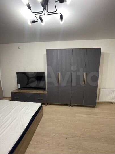 2-к. квартира, 56 м², 1/10 эт.