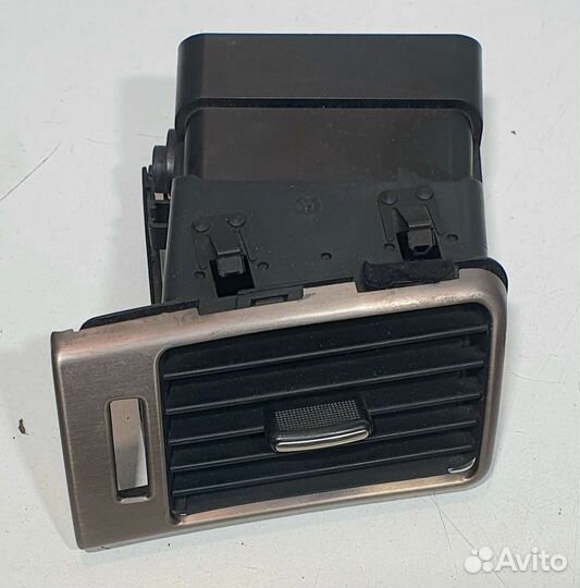 Дефлектор воздуховода левый Audi A6 C5