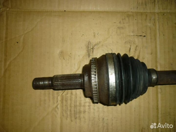 Полуось передняя правая Toyota Avensis II 2003-20
