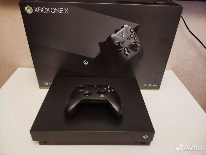 Xbox One X 1Tb черный