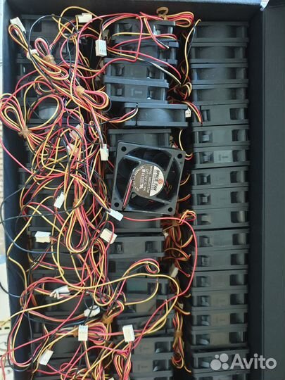 Вентиляторы бесщёточные 12 вольт 60х60х20 новые