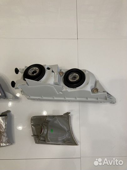 Фара (комплект) Toyota Chaser (1996-2001)