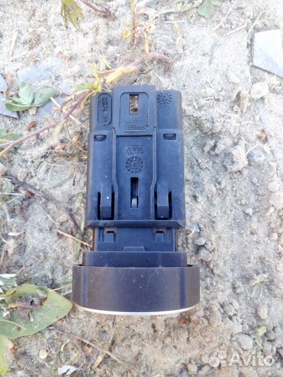 Кнопка аварийки LADA Largus 2012