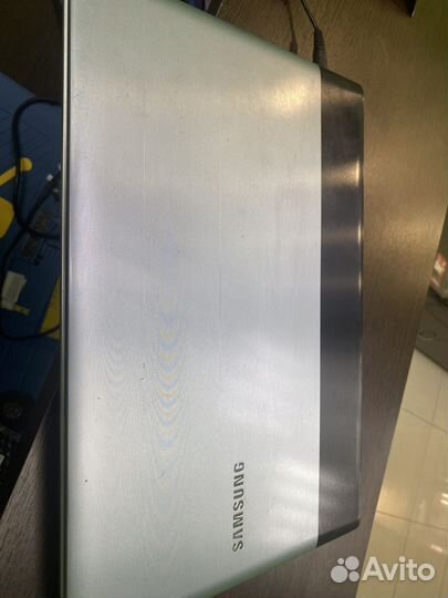 Ноутбук Samsung RV520