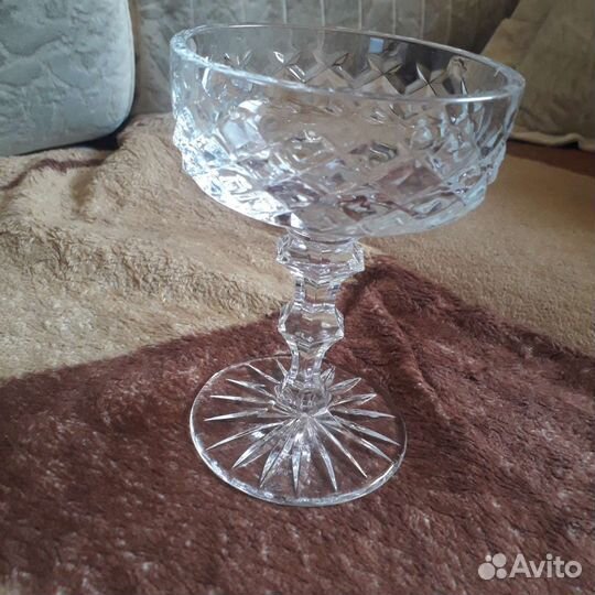 Ваза для фруктов на ножке,цветное стекло СССР