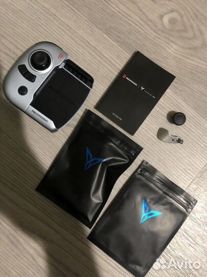 Универсальная игровая ручка Nubia RedMagic 5G