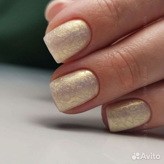 Маникюр с покрытием гель-лаком