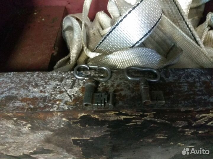 Старинный сейф