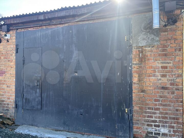 Гараж, > 30 м²