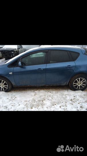 Opel Astra J двери