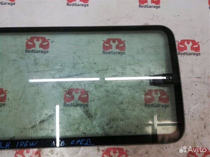 Стекло двери заднее левое Toyota Hiace KZH106W