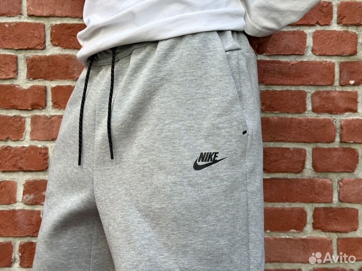 Шорты Nike Sportswear Tech Fleece в наличии